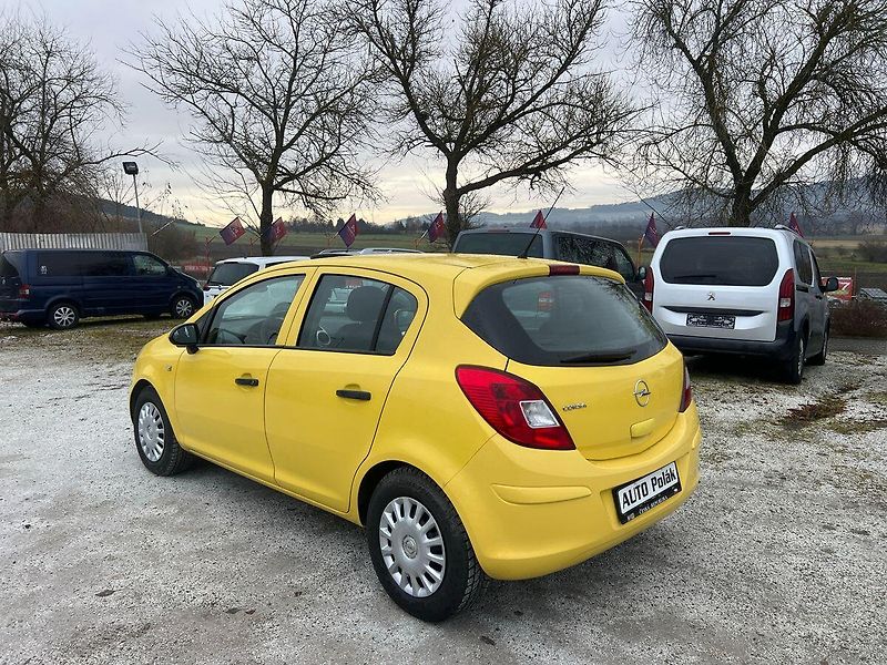 Opel Corsa 1.0i - fotka 12 z 14