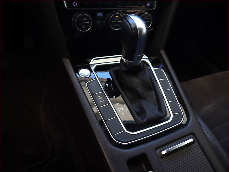 Volkswagen Passat (2016) 2.0 TDI, Automat, Serv.kniha - fotka 16 z 22