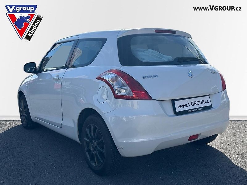 Suzuki Swift (2015) 1.2 69kW - fotka 3 z 20