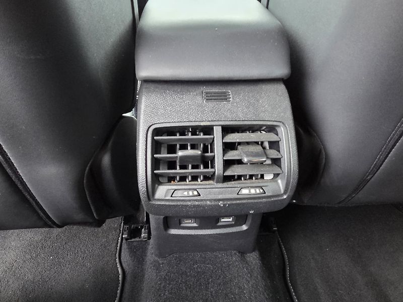 Citroën C4 (2022) 1.5 BHDi 130 SHINE EAT8 - fotka 14 z 38