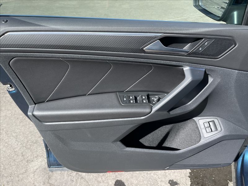 Volkswagen Tiguan 1,4 TSI PHEV DSG R-Line TAŽNÉ - fotka 15 z 25