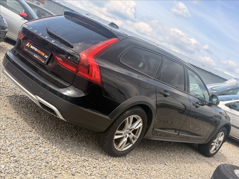 Volvo V90 2,0 CROSS COUNTRY DPH NOVÉ ČR - fotka 5 z 31