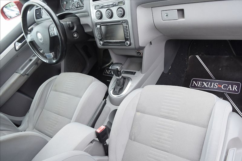Volkswagen Touran 1,9 TDI 77KW AUTOMAT PO STK - fotka 23 z 46