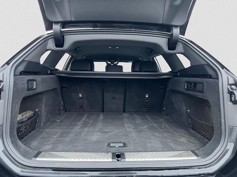 BMW Řada 5 530e xDrive Touring ada. temp. - fotka 16 z 19