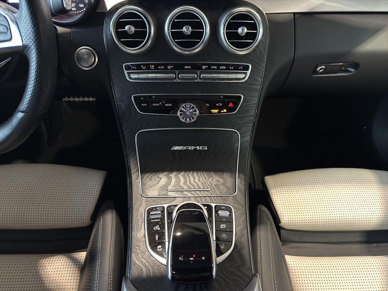 Mercedes-Benz Třídy C (2018) Mercedes-AMG C 63 kupé - fotka 17 z 22