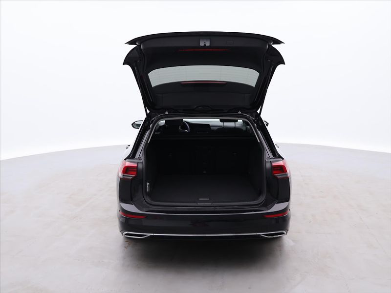 Volkswagen Golf 2,0 TDI 110kW Style - fotka 9 z 29
