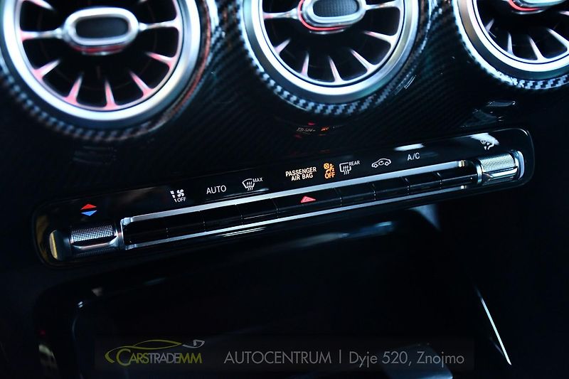 Mercedes-Benz Třídy A A 35 AMG 4MATIC AERO - fotka 34 z 55