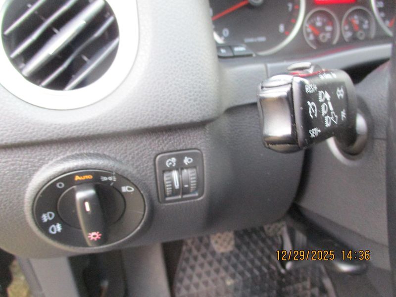 Volkswagen Tiguan 1.4TSi 4x4 VÝHŘEV NEZ.TOPENÍ - fotka 15 z 42