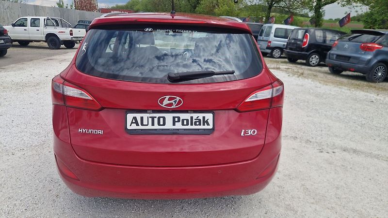 Hyundai i30 1,6 I - fotka 4 z 10