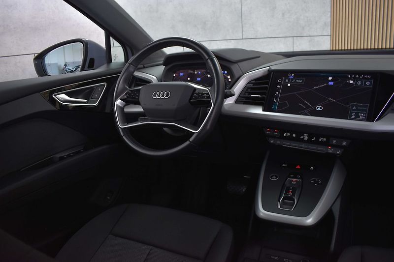 Audi Q4 e-tron 45*82kWH*REZERVACE* - fotka 8 z 46