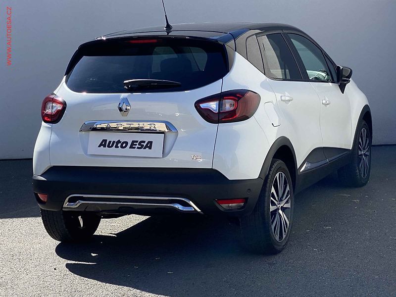 Renault Captur (2017) 1.2 TCe, Initiale Paris, LED - fotka 4 z 17