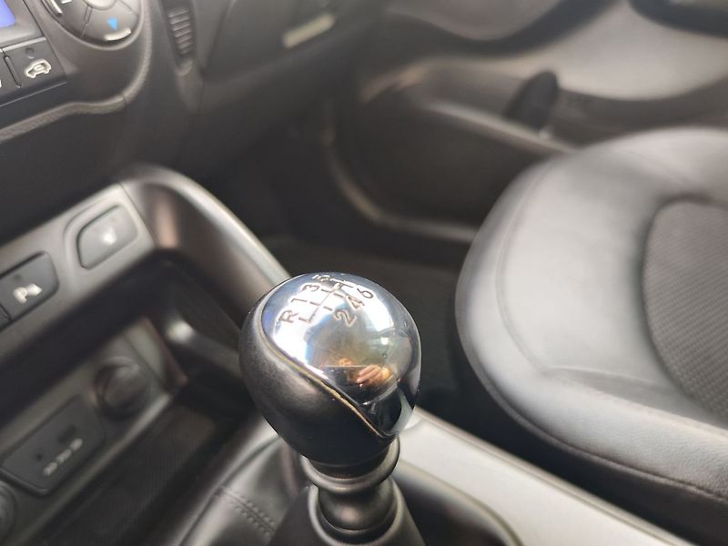 Hyundai ix35 2.0 GDI/122kW Style Navi - fotka 21 z 36