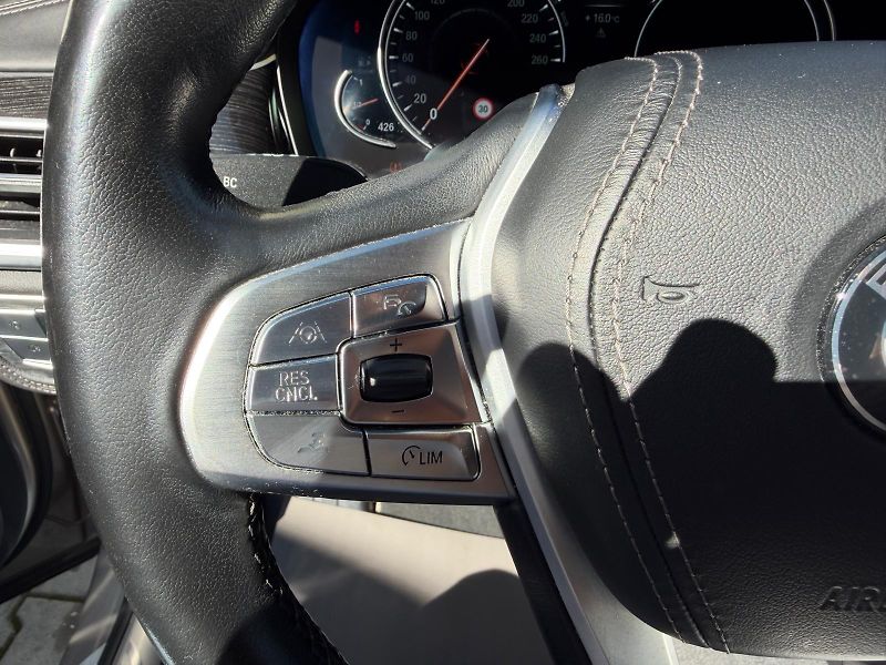 BMW Řada 7 740xD-R20-H&K-LASER-ČR - fotka 24 z 37