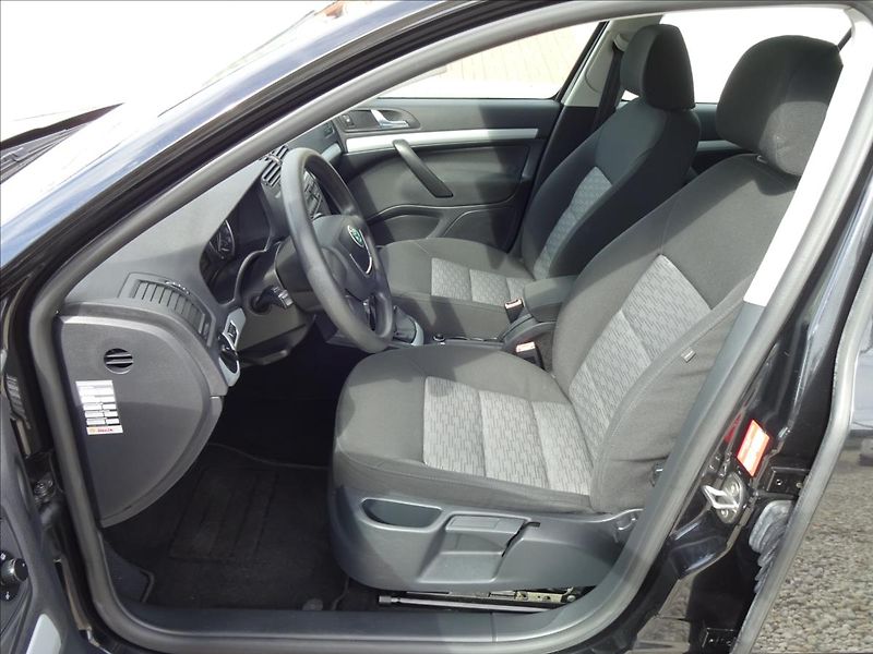 Škoda Octavia II 1,4 TSI 90kW GO MOTORU - fotka 16 z 50