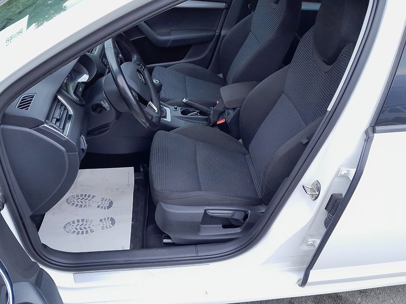 Škoda Octavia 2.0 TDI 4x4 110 kW - fotka 20 z 24