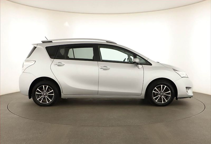 Toyota Verso (2014) 1.6 D-4D, Tempomat - fotka 6 z 14