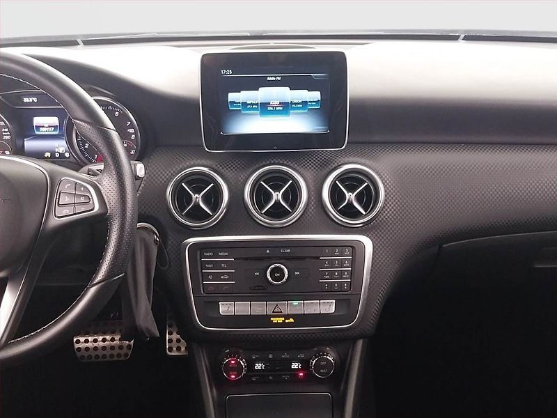 Mercedes-Benz Třídy A (2016) A 200, Automat, Serv.kniha - fotka 12 z 22