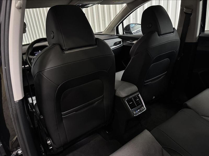 Škoda Enyaq 80 150kW LOFT PANO MATRIX LED - fotka 35 z 45