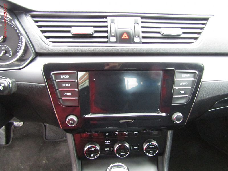 Škoda Superb (2018) 2.0 TDi, Active - fotka 14 z 17
