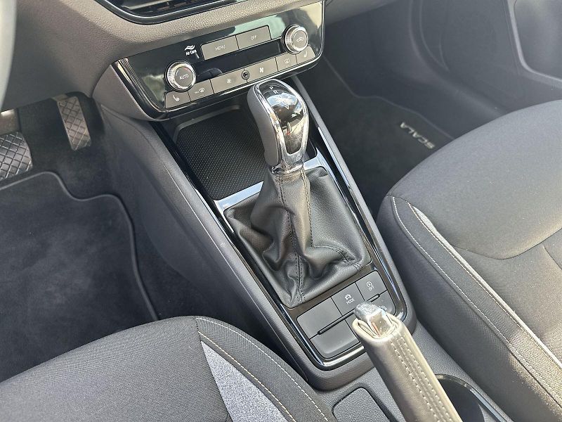 Škoda Scala (2024) 1.0 TSI DSG Selection - fotka 25 z 31