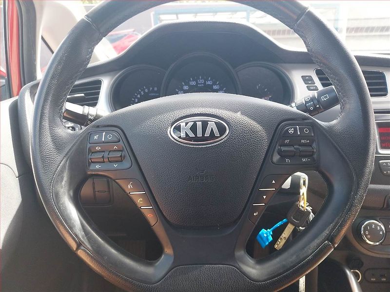Kia Ceed (2015) 1.6 GDI, ČR,1.maj, Serv.kniha - fotka 16 z 16
