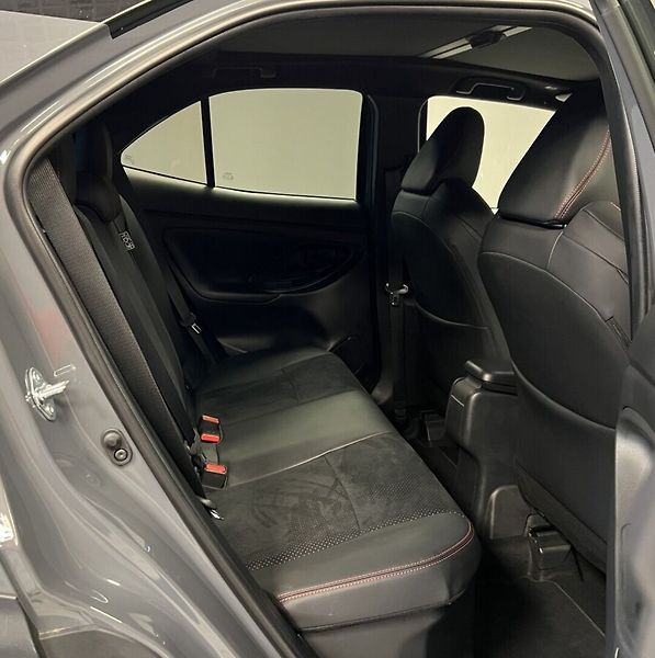 Toyota Yaris Cross 1.5 Hybrid AT GR SPORT VIP - fotka 16 z 20