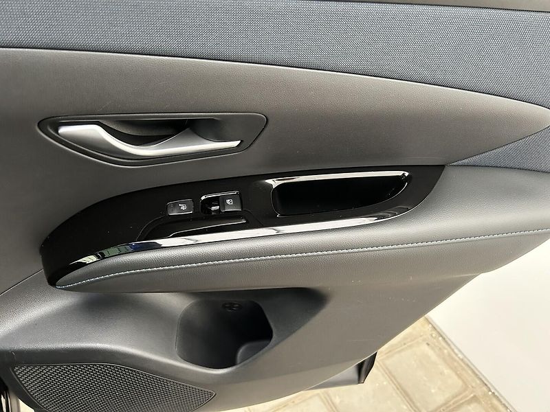Hyundai Tucson 1.6 CRDI 4x4 Style Premium - fotka 24 z 27