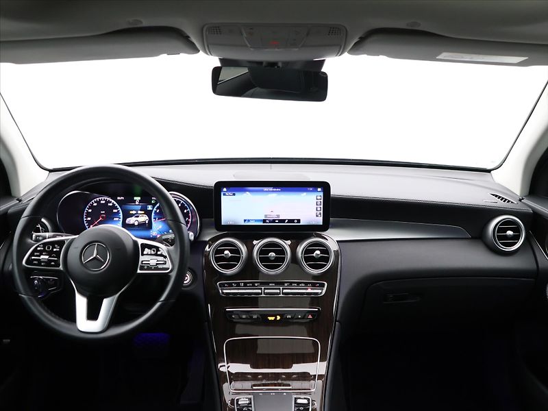 Mercedes-Benz GLC 2,0 200 4Matic DPH CZ 1.Maj. - fotka 32 z 41