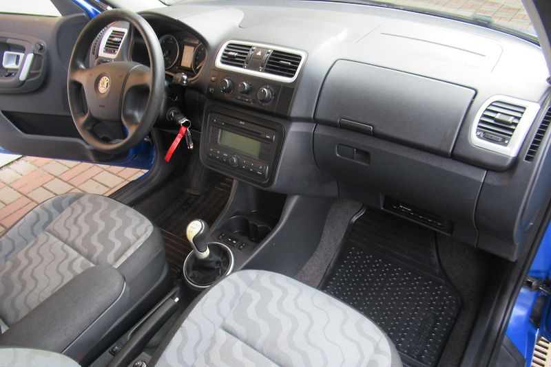 Škoda Roomster 1.9 TDi KLIMA VYHŘÍV.SEDAČKY - fotka 11 z 21