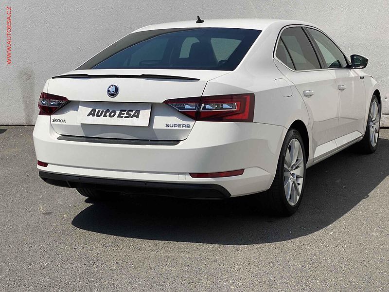 Škoda Superb (2016) 2.0TDi, Style, DSG, bixen - fotka 4 z 19