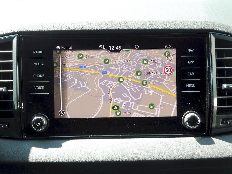 Škoda Karoq (2025) SportLine 2,0 TSI 140kW DSG 4x - fotka 13 z 29