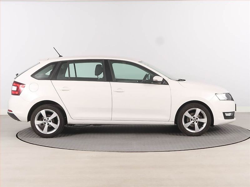 Škoda Rapid (2019) Spaceback 1.0 TSI, ČR,1.maj - fotka 6 z 14