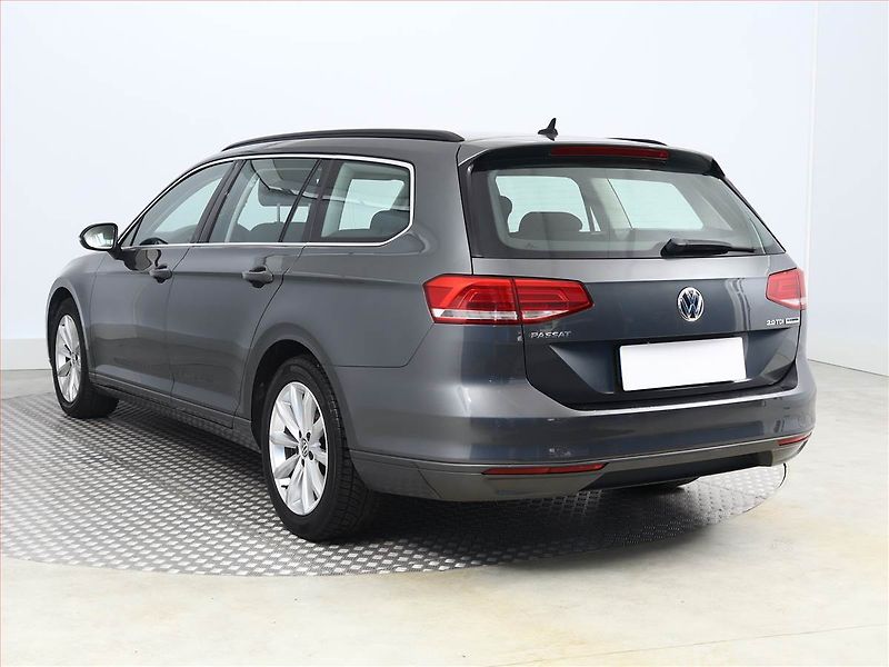 Volkswagen Passat (2015) Comfortline 2.0 TDI, Tempomat - fotka 4 z 16