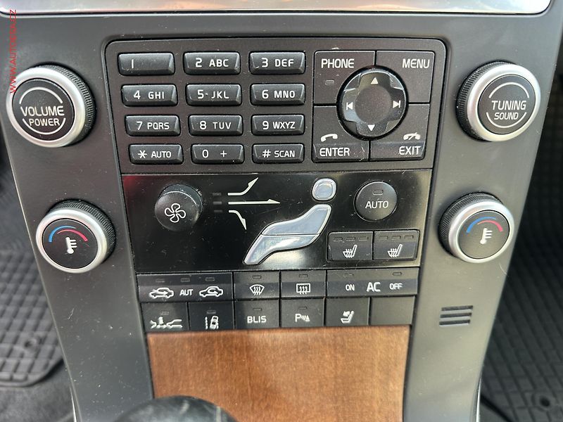 Volvo S80 (2010) 2.4, Navi, xenon, kůže - fotka 16 z 18