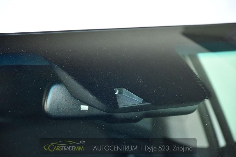 Hyundai i30 1.6CRDi NAVI KAMERA CARPLAY - fotka 45 z 48