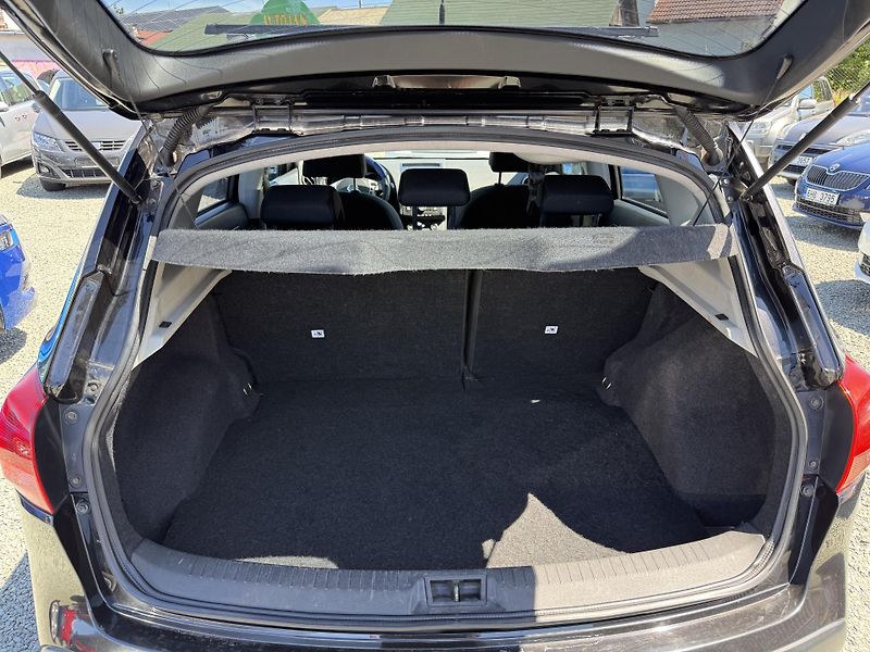 Nissan Qashqai 2.0 DCI 4x4 - fotka 12 z 13