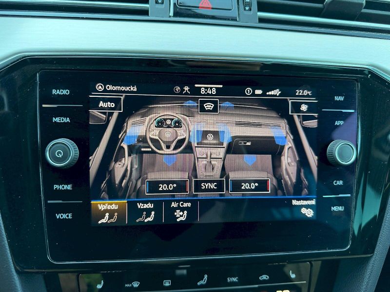 Volkswagen Passat (2021) 2.0 TDI 110kW R-LINE - fotka 19 z 35