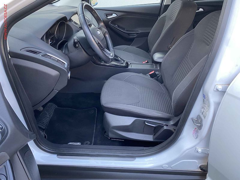 Ford Focus (2016) 1.5EB, Titanium, bixen, +kola - fotka 9 z 18