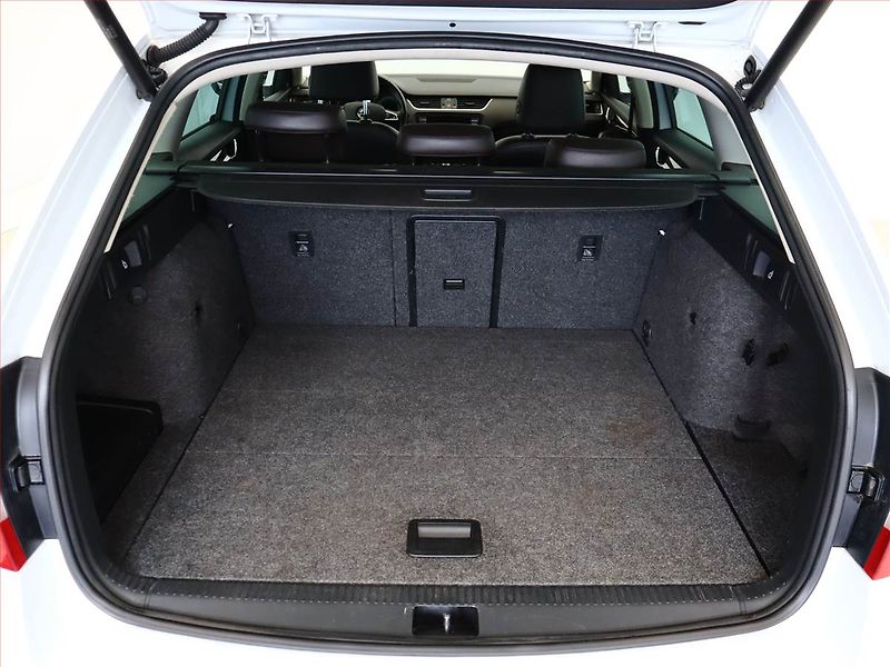 Škoda Octavia (2015) Laurin&Klement 2.0 TDI, 4X4 - fotka 12 z 21