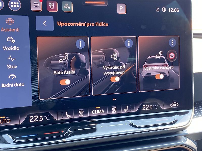 Cupra Leon (2025) SP VZ 2.0 TSI 333k DSG 4WD - fotka 18 z 40