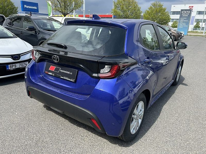 Toyota Yaris 1.5 Hybrid ODBĚR ihned - fotka 4 z 27