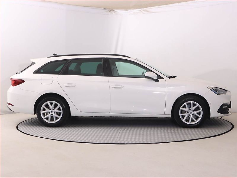 Seat Leon (2022) 2.0 TDI, Automat, Navi - fotka 6 z 27