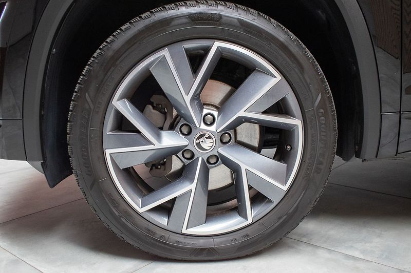 Škoda Kodiaq 2.0TDI Sportline4x4*DSG*ČR*DPH - fotka 45 z 47
