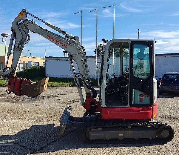 Takeuchi (2024) TB335 minibagr 4t tilt svahovk - fotka 3 z 9