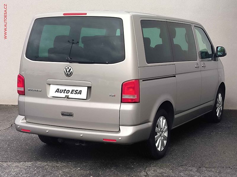 Volkswagen Multivan (2012) 2.0TDi, Comfortline, 103kW - fotka 4 z 19