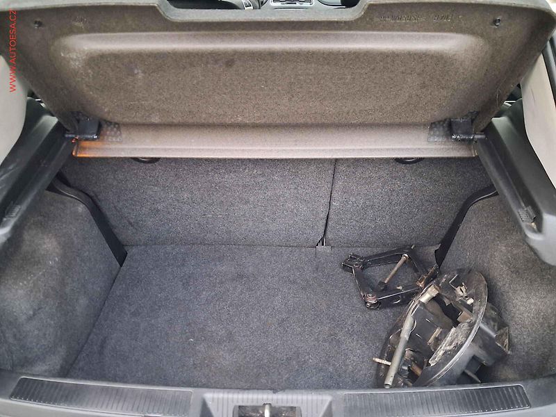 Fiat Punto (2014) 1.4i, ČR, AC, STK9/28 - fotka 7 z 13