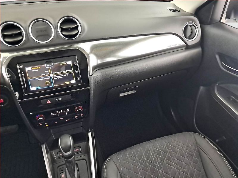 Suzuki Vitara (2024) Elegance 1.5 Hybrid - fotka 8 z 22