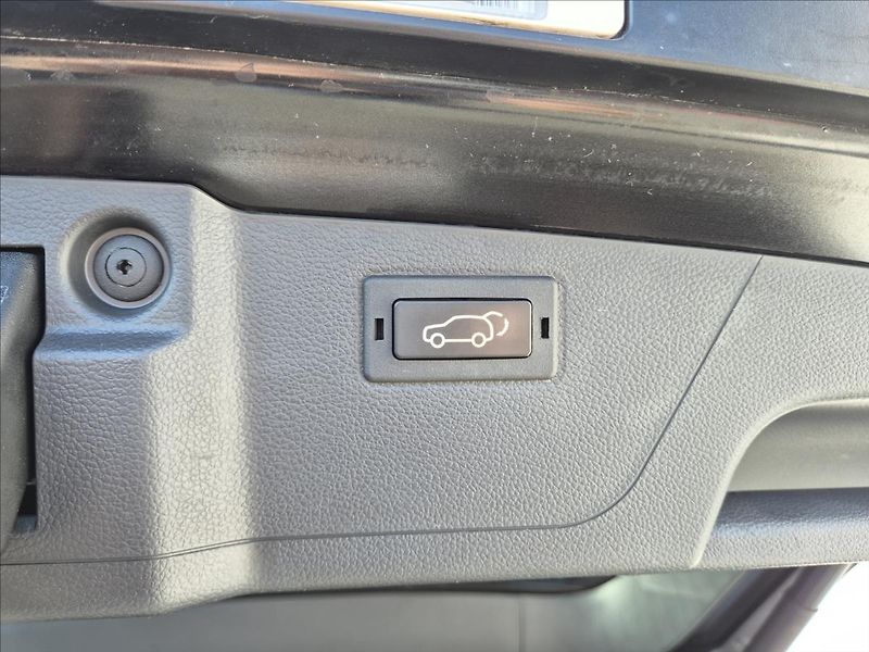 SsangYong Korando 1,6 XDi Sapphire 4x4 Aut. LED - fotka 18 z 38