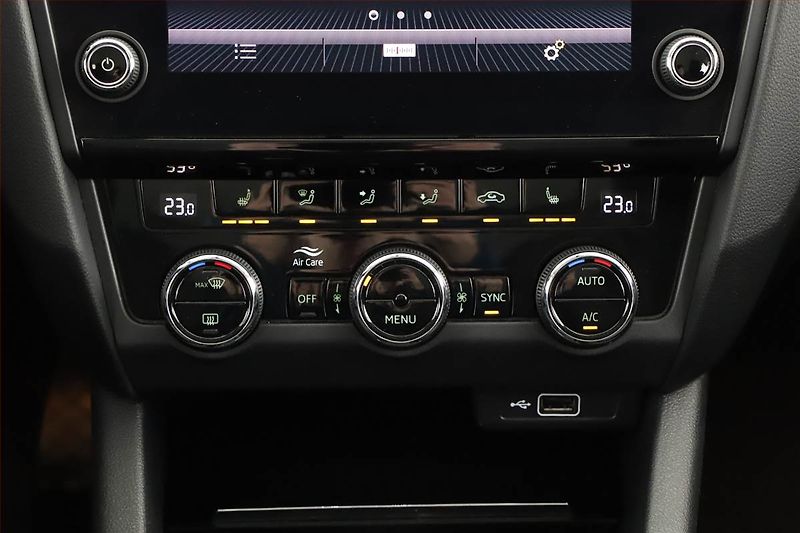 Škoda Octavia (2019) 1.5 TSI, ČR,1.maj, Tempomat - fotka 11 z 19