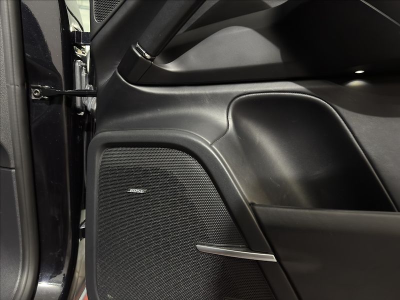 Porsche Cayenne 3,0   D VZDUCH PANO BOSE 360 - fotka 30 z 44